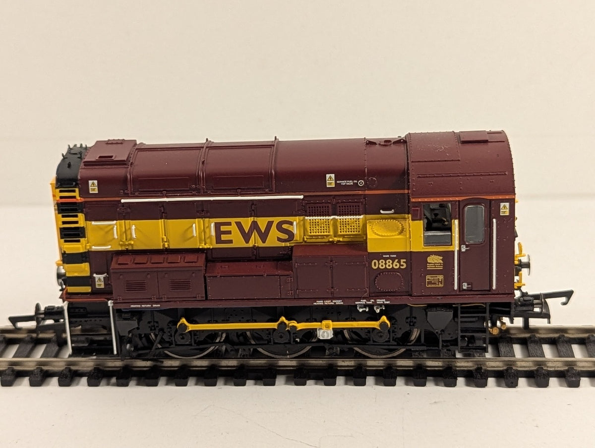 Hornby OO Gauge Class 08 Diesel Electric Locomotive 08865 EWS R2934 DCC Fitted
