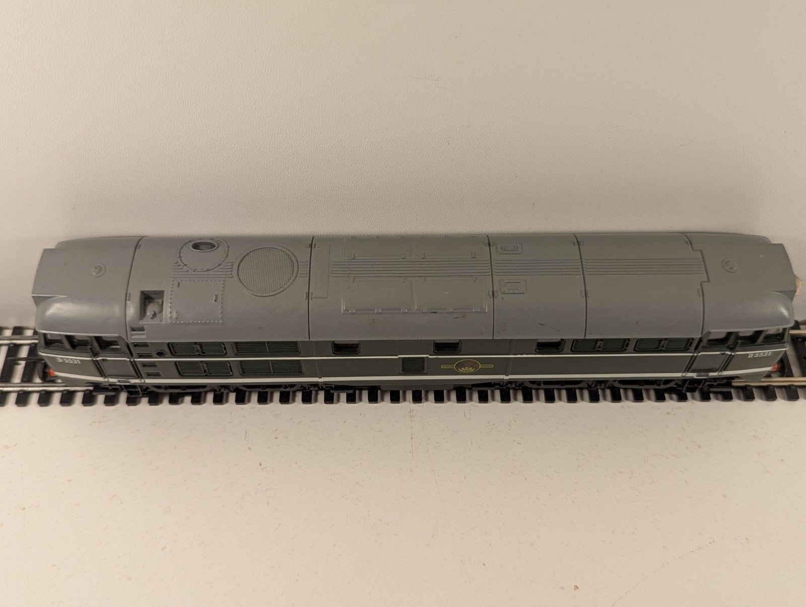 Airfix 54101-9 OO Gauge BR Class 31 Diesel Locomotive - damaged decals