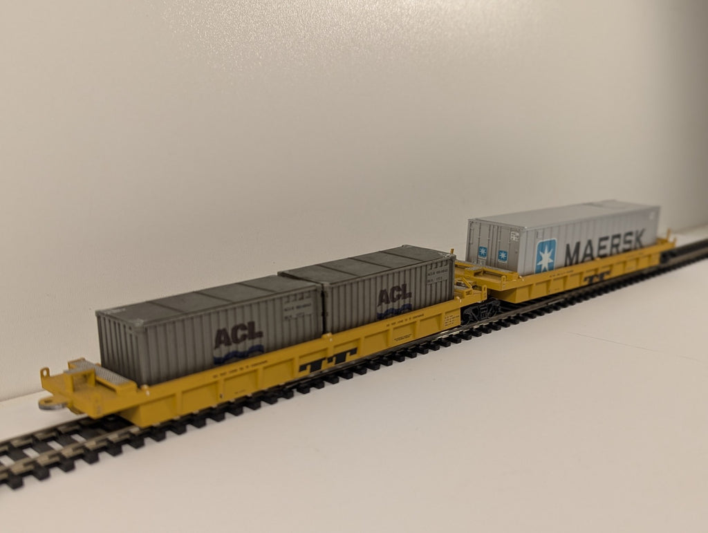 Athearn TTX Deep Well Wagons with Containers