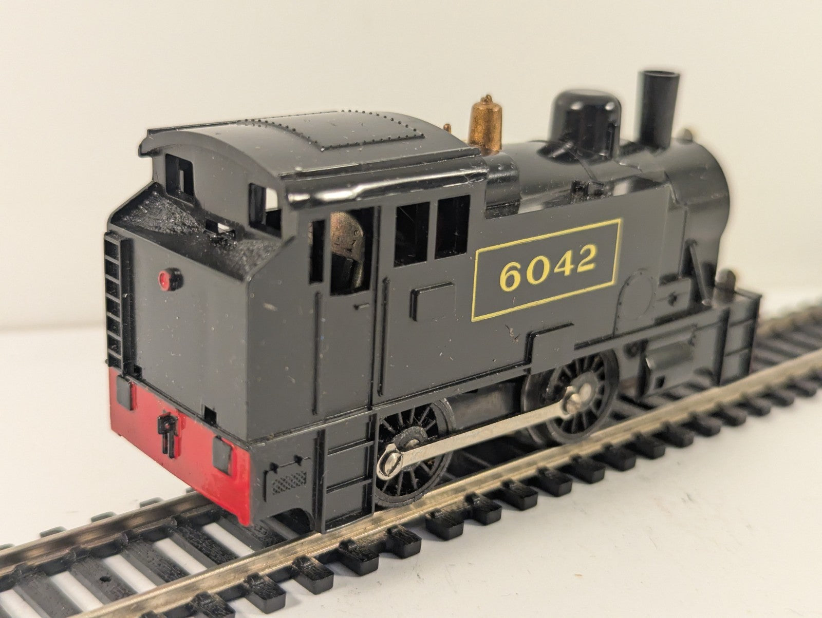 Tri-ang Hornby R755 OO Gauge 0-4-0 Tank Locomotive Spares/Repair