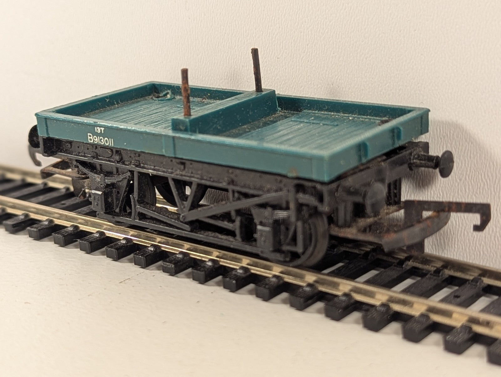 Hornby Tri-ang OO Gauge Bolster Wagon B913011