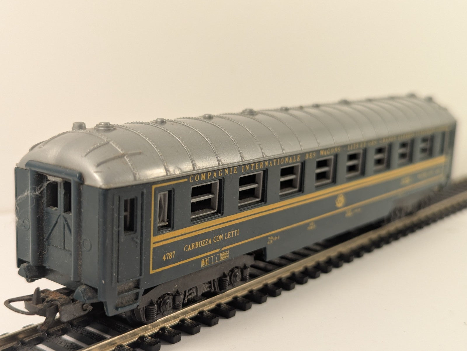Lima HO Gauge CIWL Sleeping Car 4787