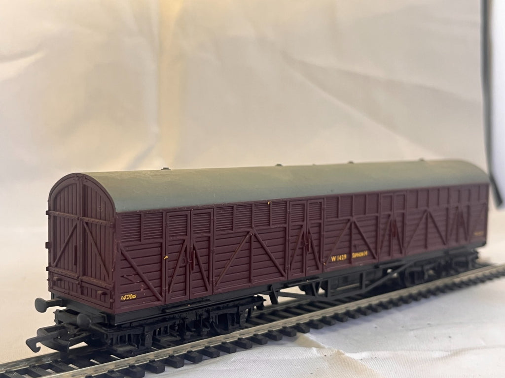 Dapol OO Gauge BR Maroon Siphon H Bogie Van