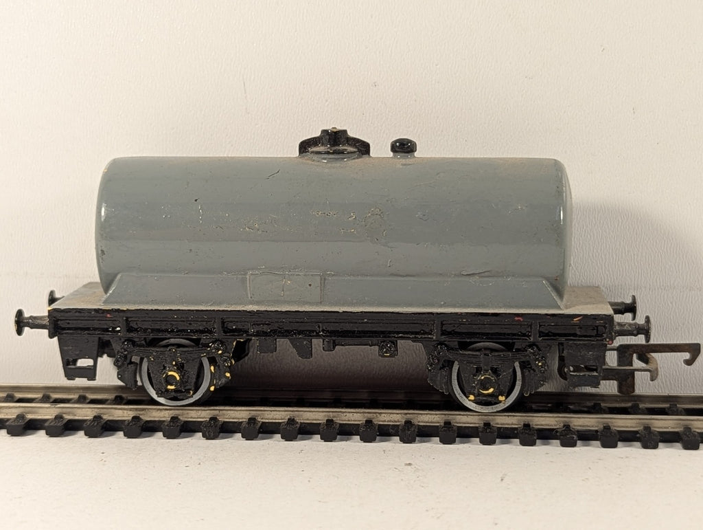 Hornby Dublo OO Gauge 4-Wheel Tank Wagon Grey (Repainted)
