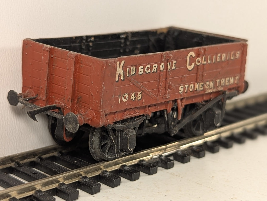 Kitbuilt OO Gauge LNWR 10-Ton Covered Goods Van Goods Wagon 45246
