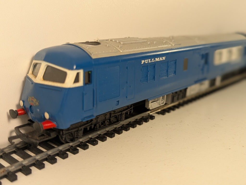 Tri-ang R555/R556 Blue Pullman Train Set OO Gauge