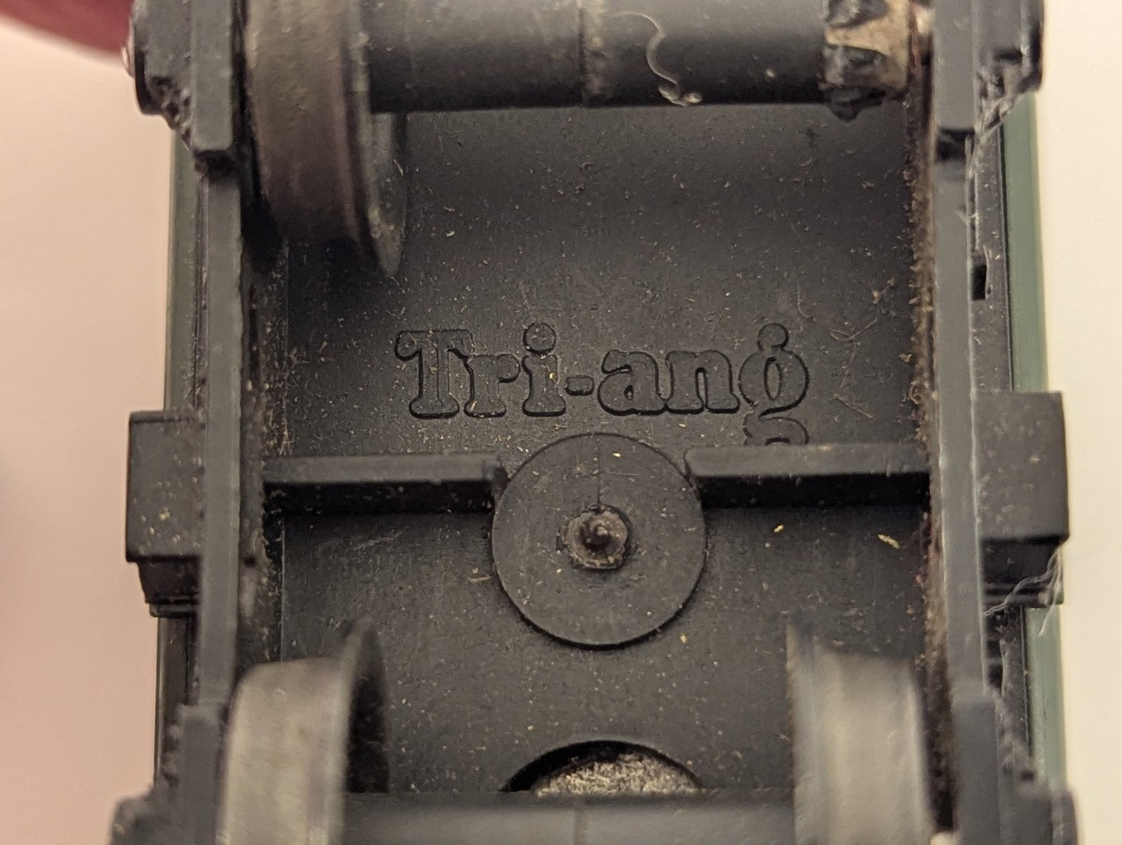 Tri-ang OO Gauge BR 6-Wheel Tender BR Lined Green R.33