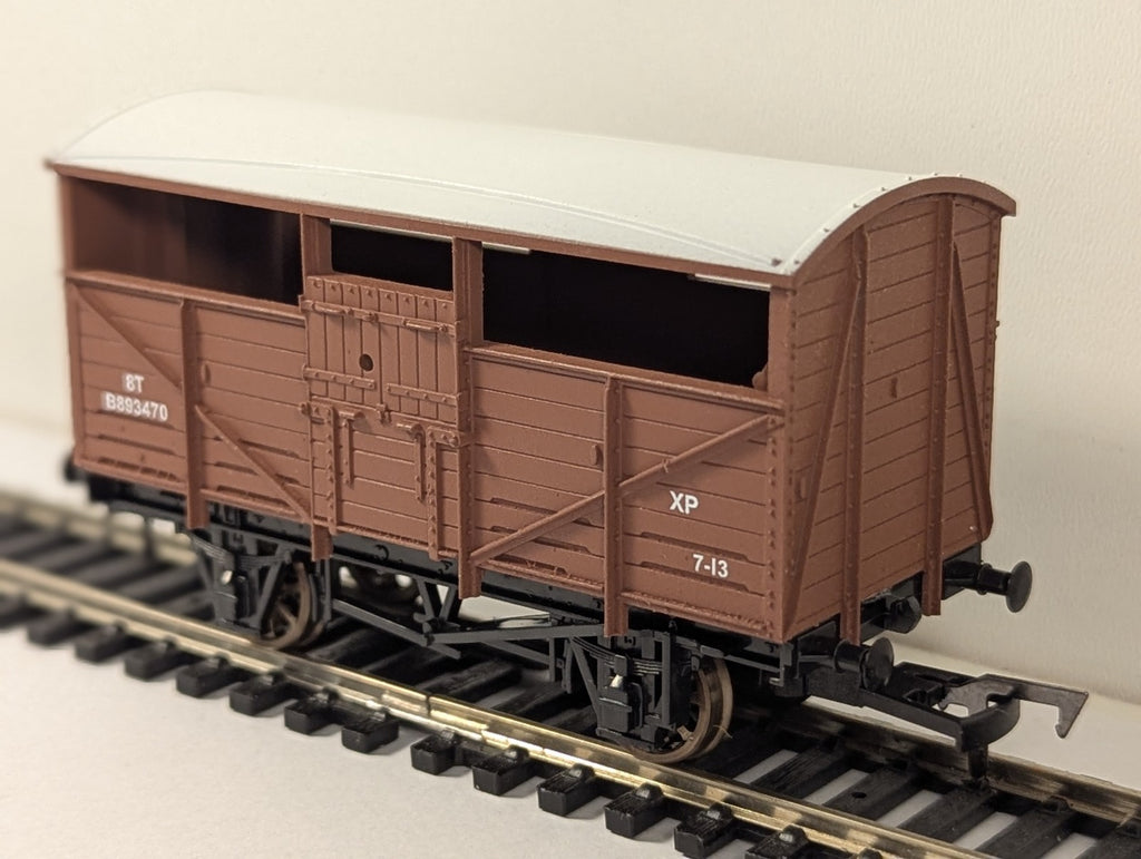 Dapol 4F-020-049 OO Gauge Cattle Wagon