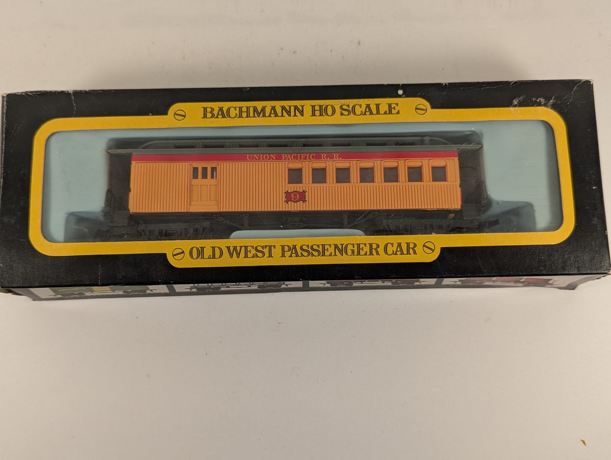Bachmann HO Scale Old Time Combine Passenger Car 9 Union Pacific 1420