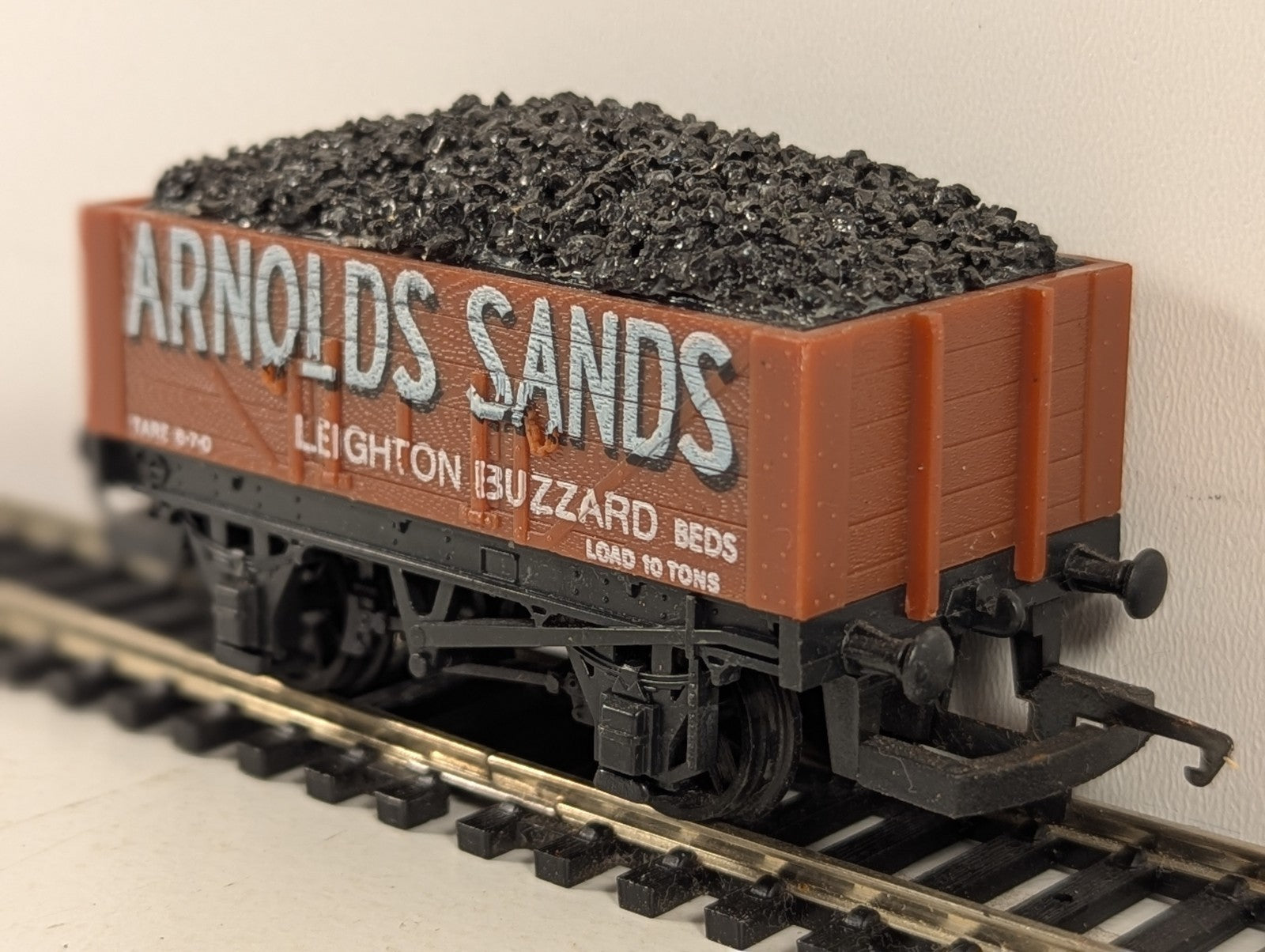 Hornby OO Gauge Arnolds Sands 5-Plank Wagon Open Wagon