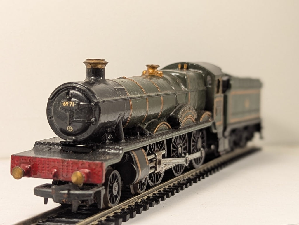 Tri-ang OO Gauge GWR Hall Class 'Athelhampton Hall' Steam Loco