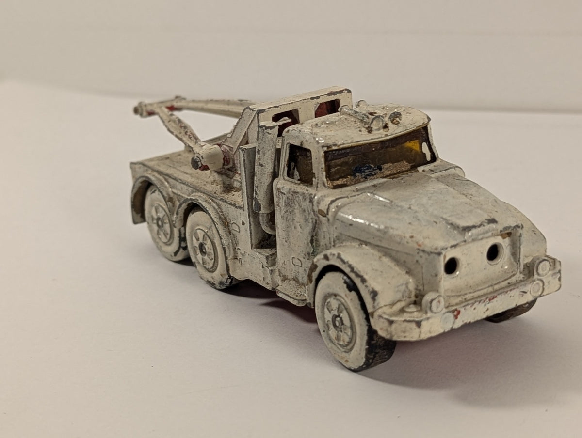 Matchbox Scammell Heavy Wreck Truck Die-cast Vehicle White (Overpainted) K2