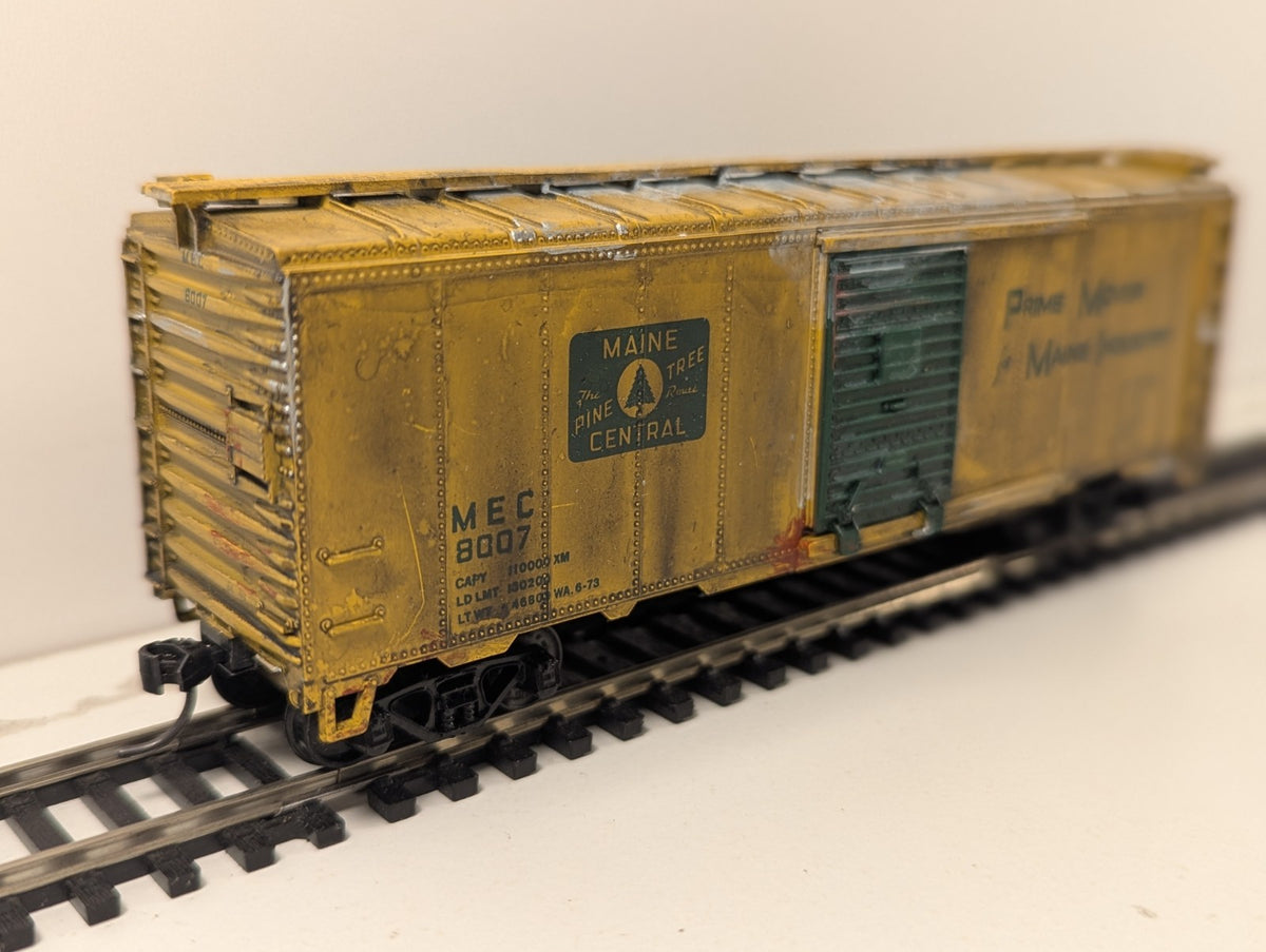 Athearn HO Maine Central Boxcar – Weathered