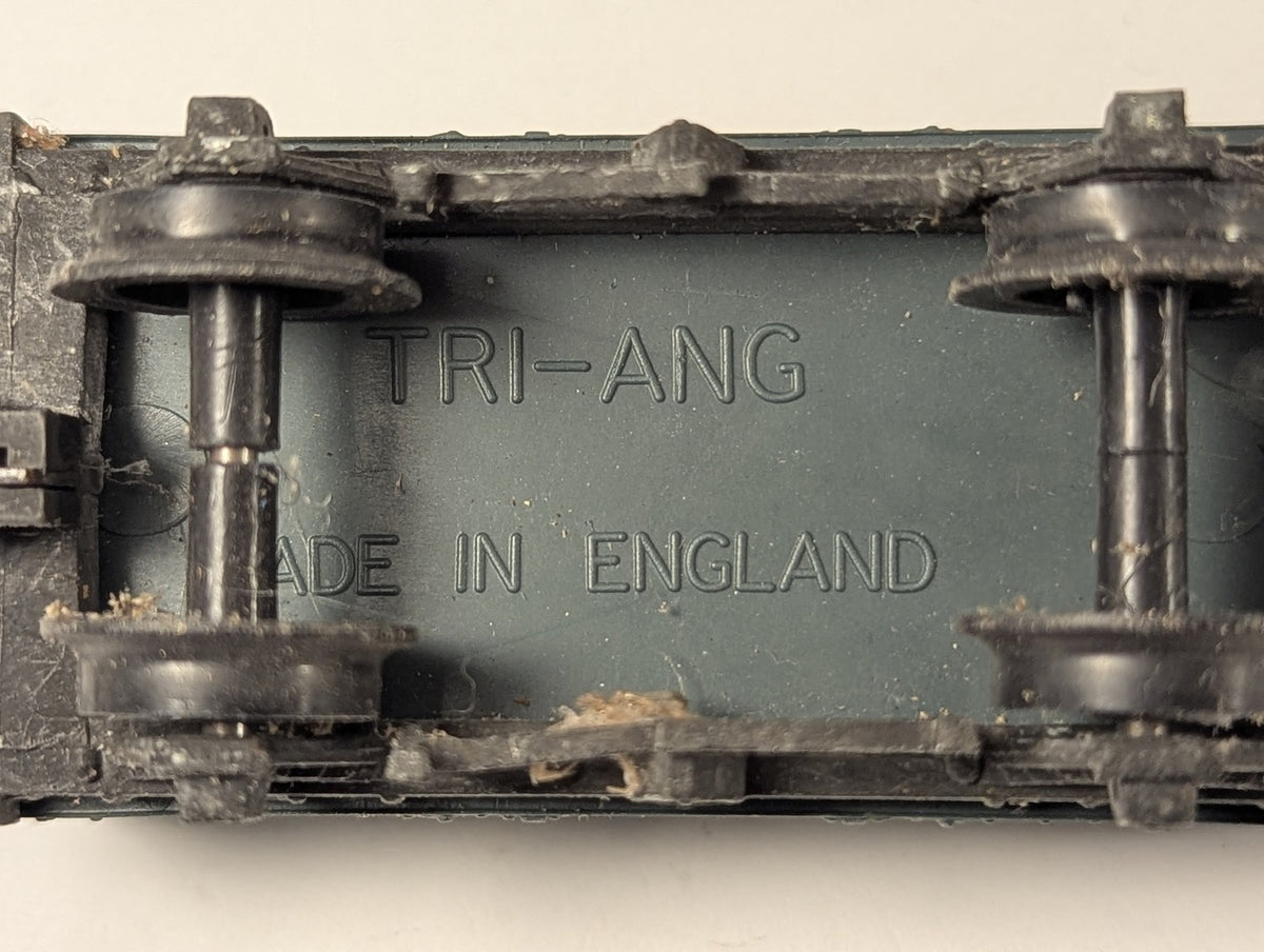 Tri-ang OO Gauge NE 5-Plank Open Wagon with Coal Load Goods Wagon 83670 NE Grey