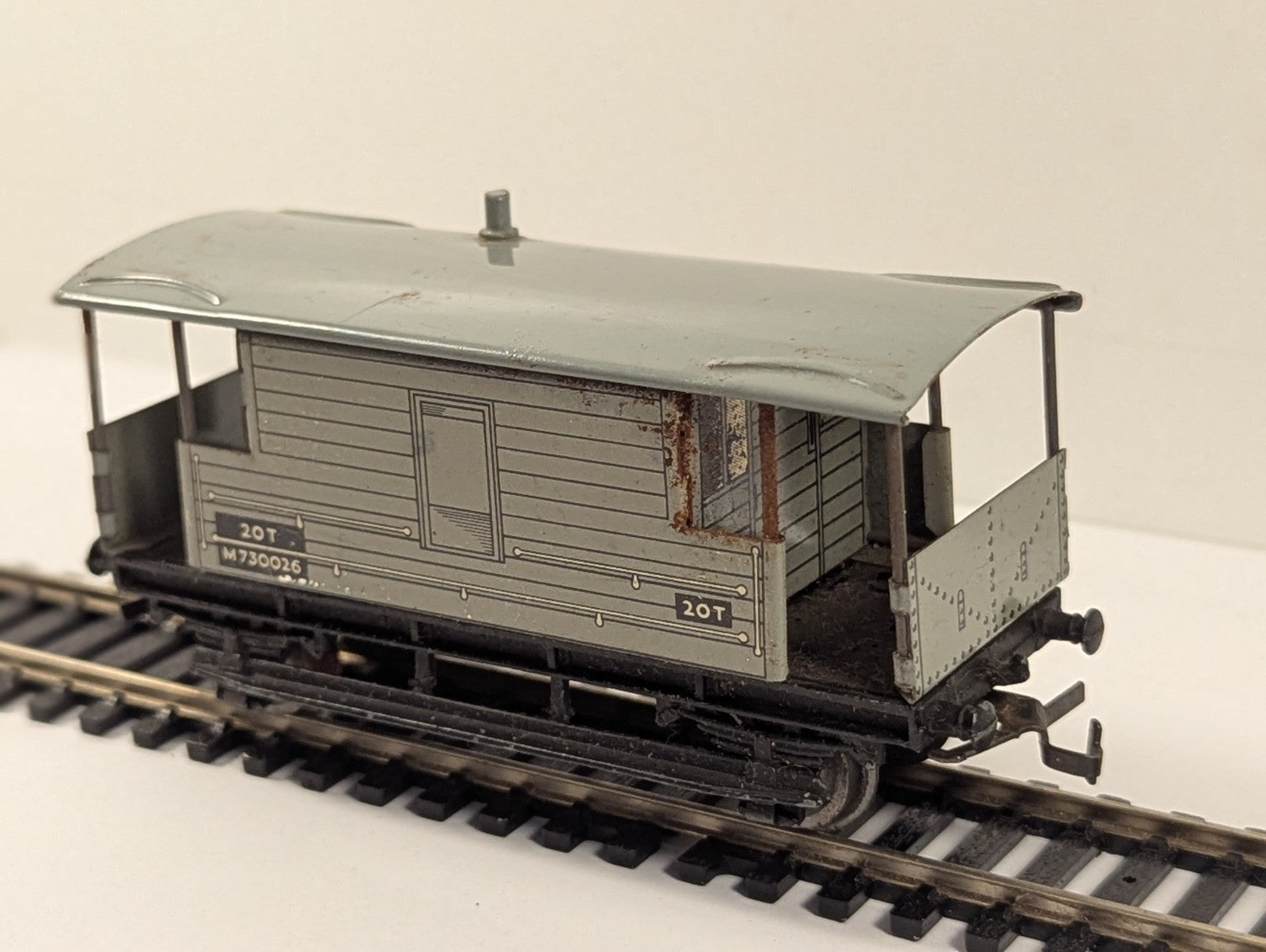 Hornby Dublo OO Gauge BR 20 Ton Goods Brake Van