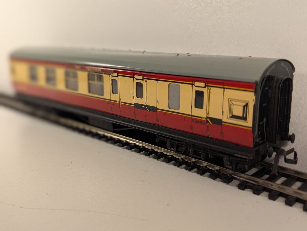 Hornby Dublo 32018 OO Gauge BR Stanier Brake Corridor Coach M26133