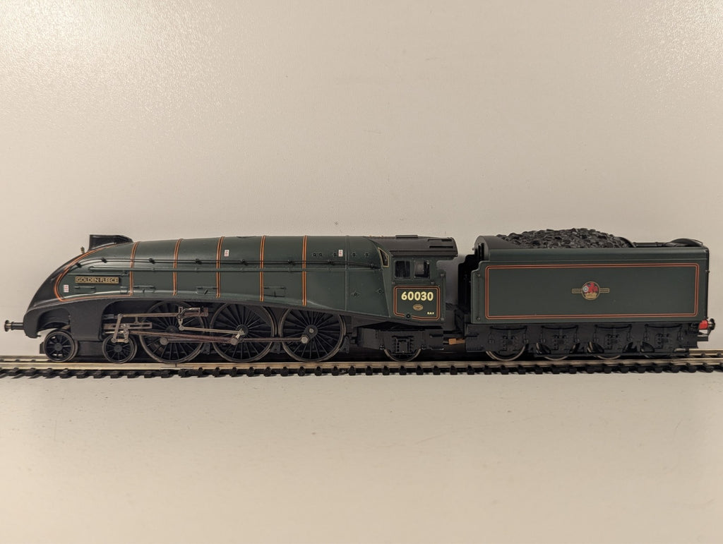 Hornby R2101 British Railways Class A4 4-6-2 "Golden Fleece" Steam Locomotive