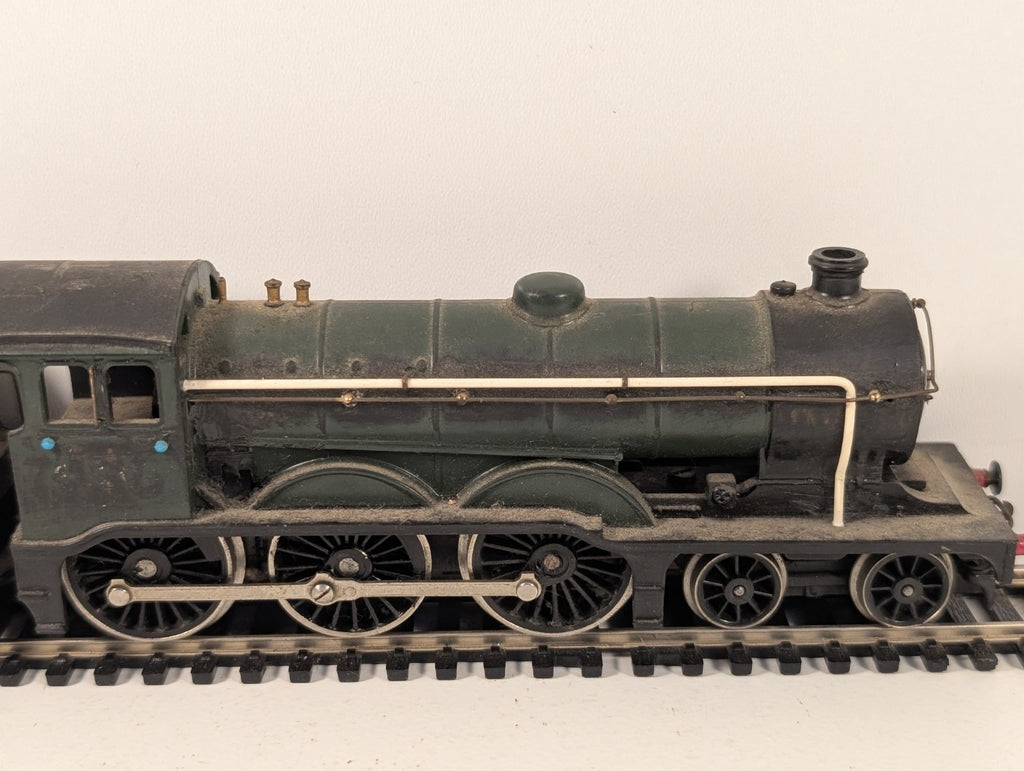 Hornby R150 OO Gauge Class B12 4-6-0 Dummy Locomotive Repainted