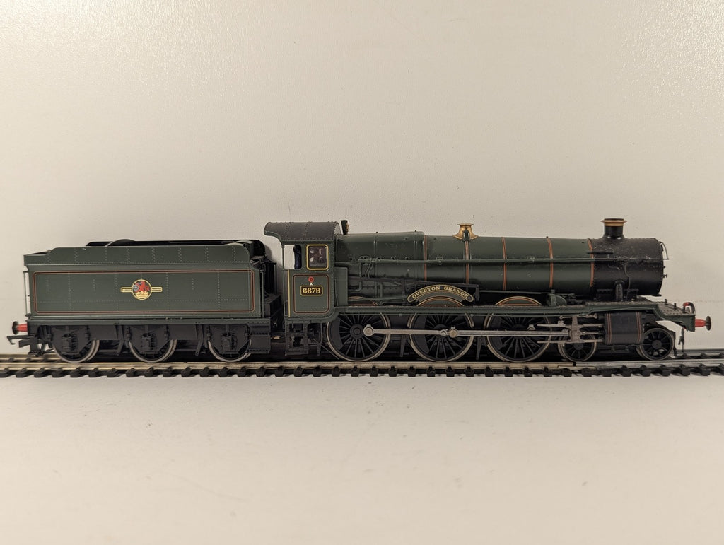 Hornby OO Gauge Grange Class 'Overton Grange' Steam Locomotive 6879 BR Green