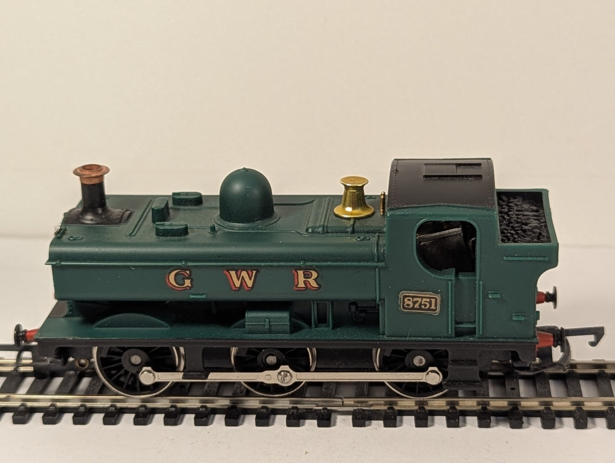 Hornby OO Gauge GWR 57XX Pannier Tank No. 8751 Green – Poor Runner