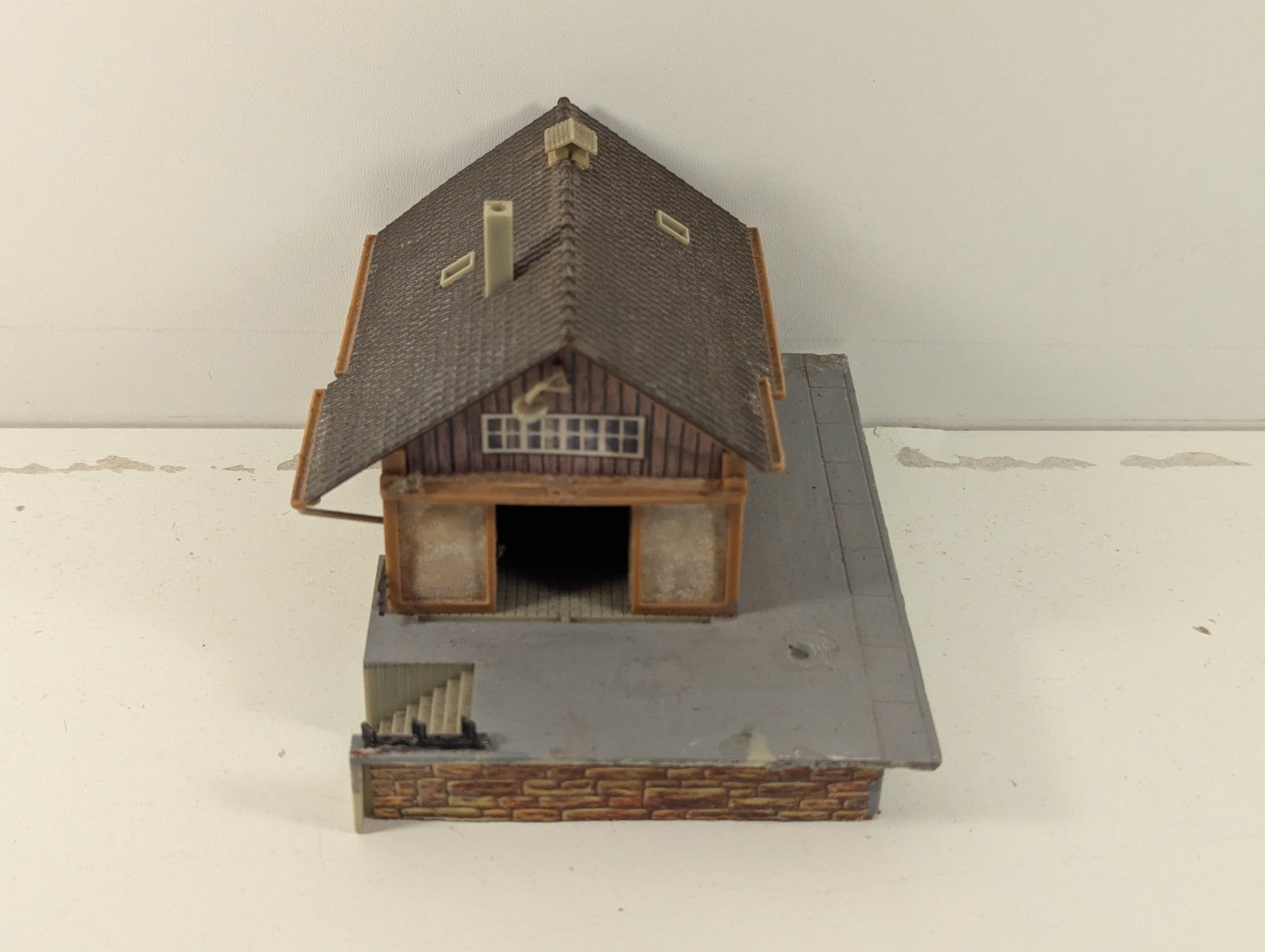 Faller OO Gauge Freight Warehouse - Missing Crane & Doors