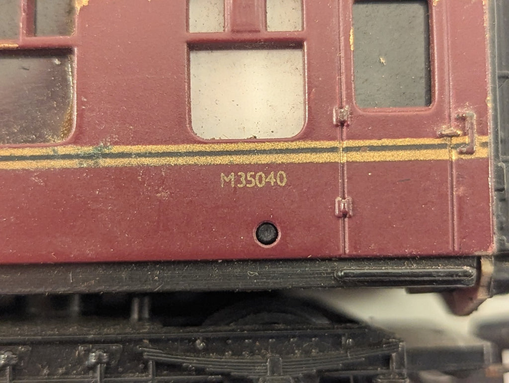 Mainline OO Gauge BR Mk1 BSK Brake Second Corridor Passenger Coach