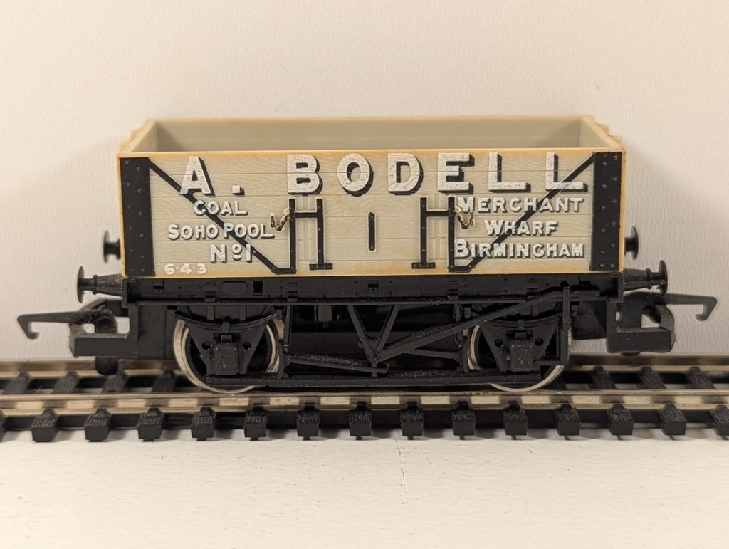Hornby R012 OO Gauge 5-Plank Open Wagon – A. Bodell