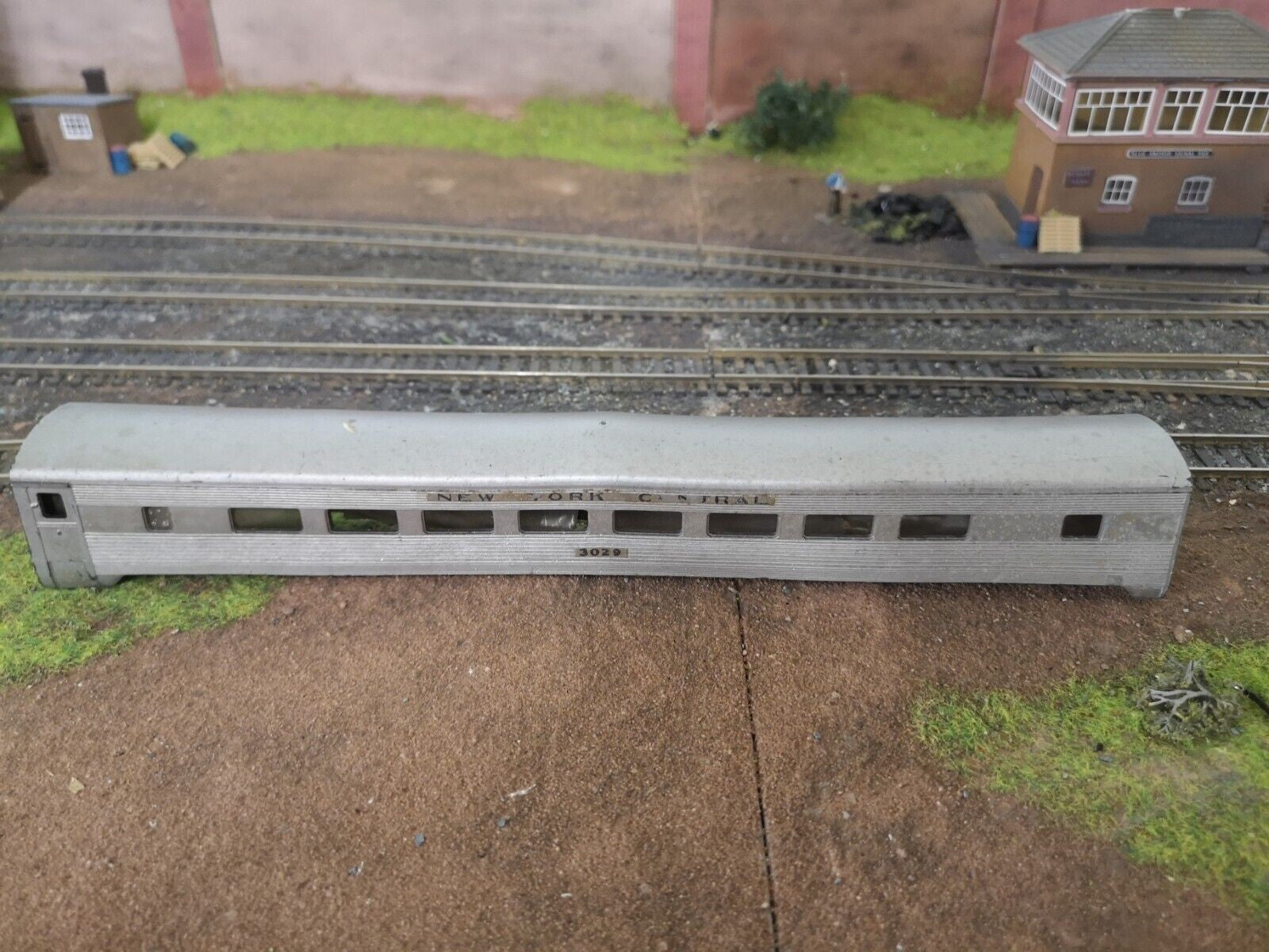 Graham Farish New York Central silver coach No.3029 in Pullman Body