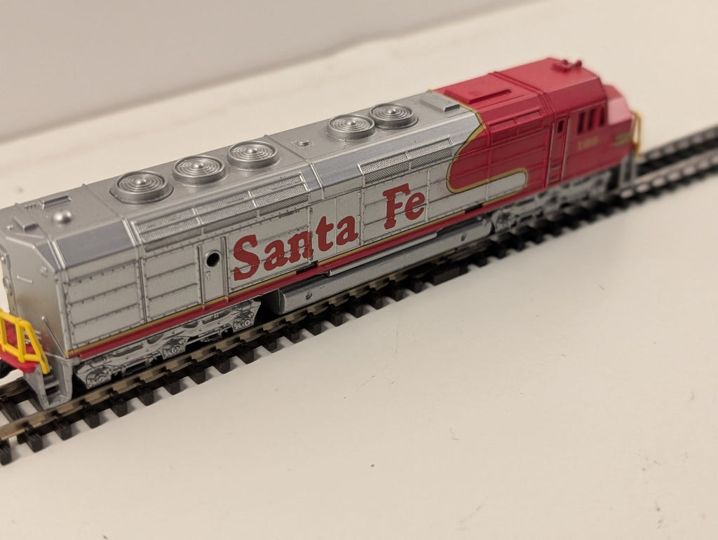 Del Prado F45 “Santa Fe 100” Locomotive – N Gauge (1:160 Scale)