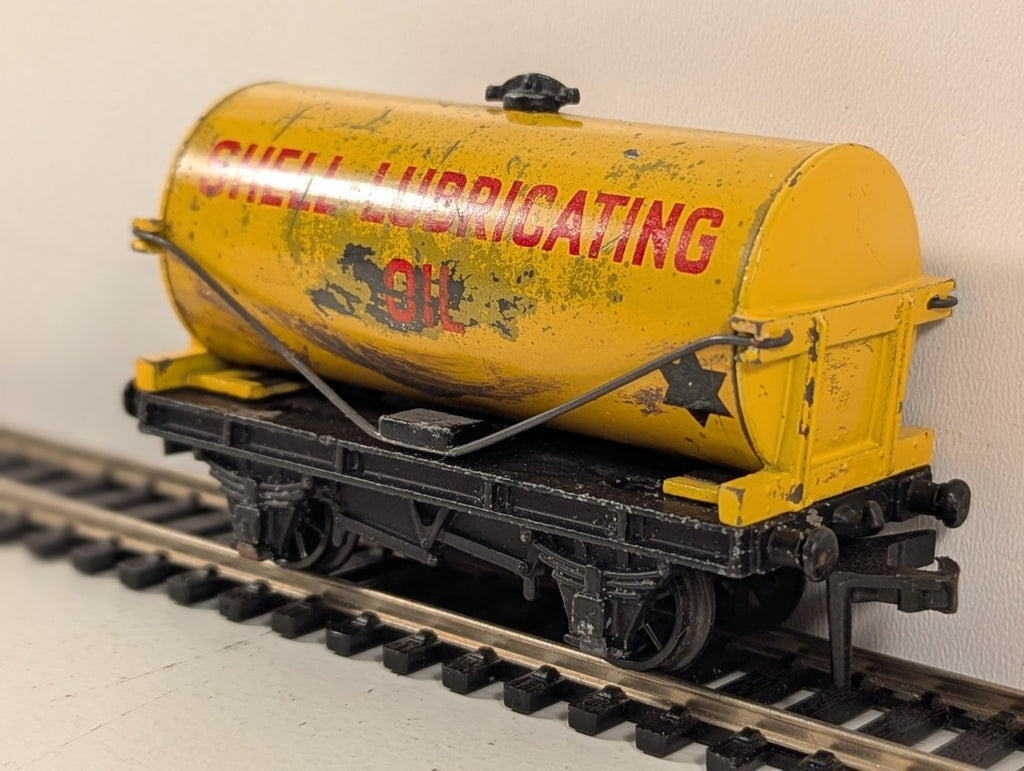 Hornby Dublo OO Gauge Shell Lubricating Oil 14T Tank Wagon (Damaged Paint)