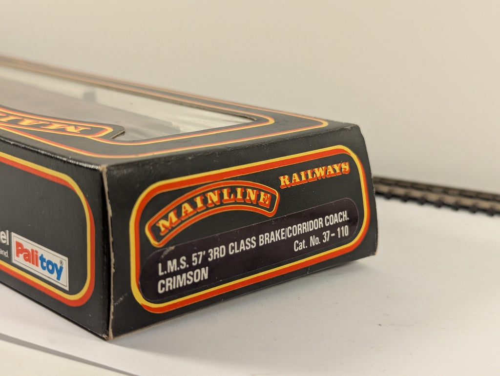 Mainline 37-110 OO Gauge LMS 57ft 3rd Class Brake Corridor Coach Crimson