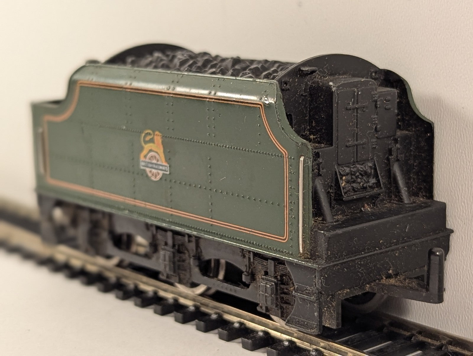 Mainline OO Gauge BR 6-Wheel Tender BR Green
