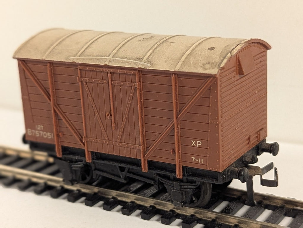 Hornby Dublo SD6 12 Ton Ventilated Van OO Gauge