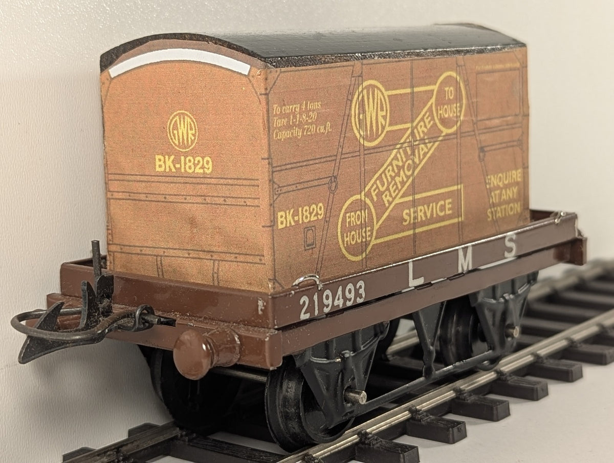 Hornby O Gauge Flat Truck with Container Goods Wagon 219493