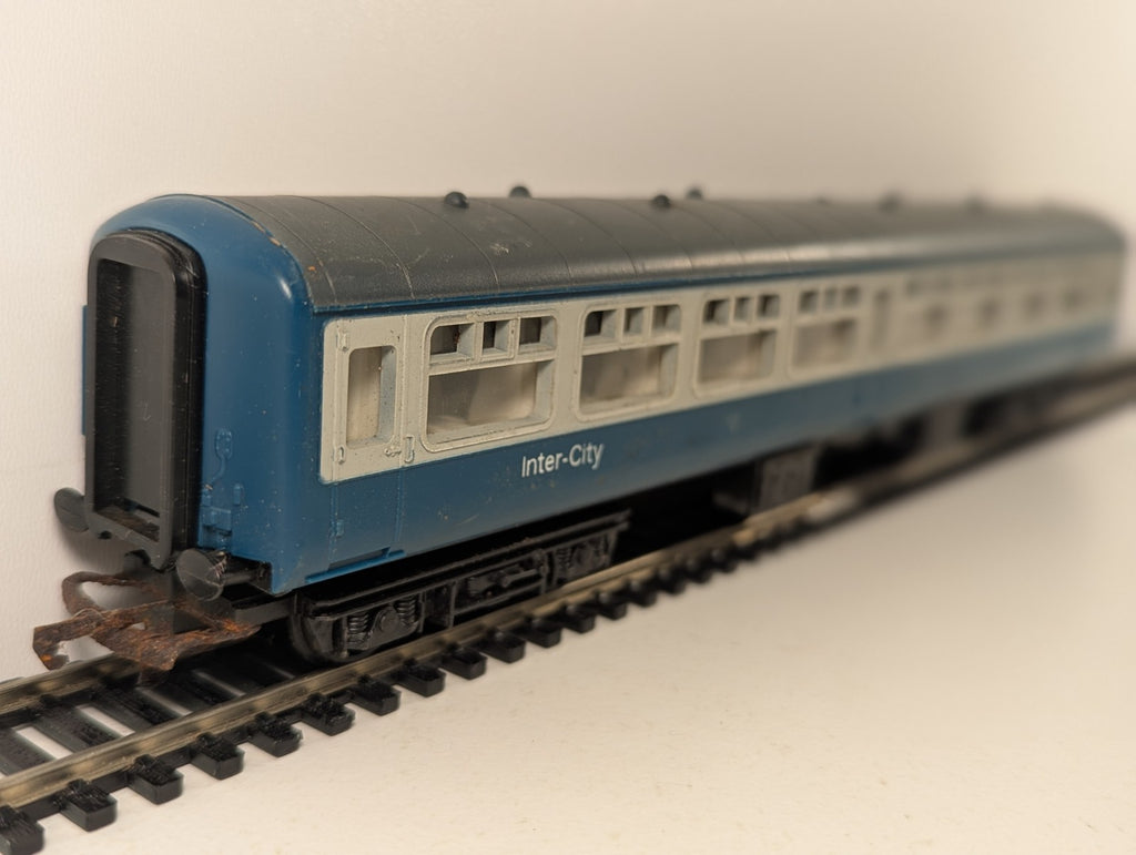Hornby R921 OO Gauge BR Mk2 Inter-City Second Class Coach M5120 - Rusty Coupling