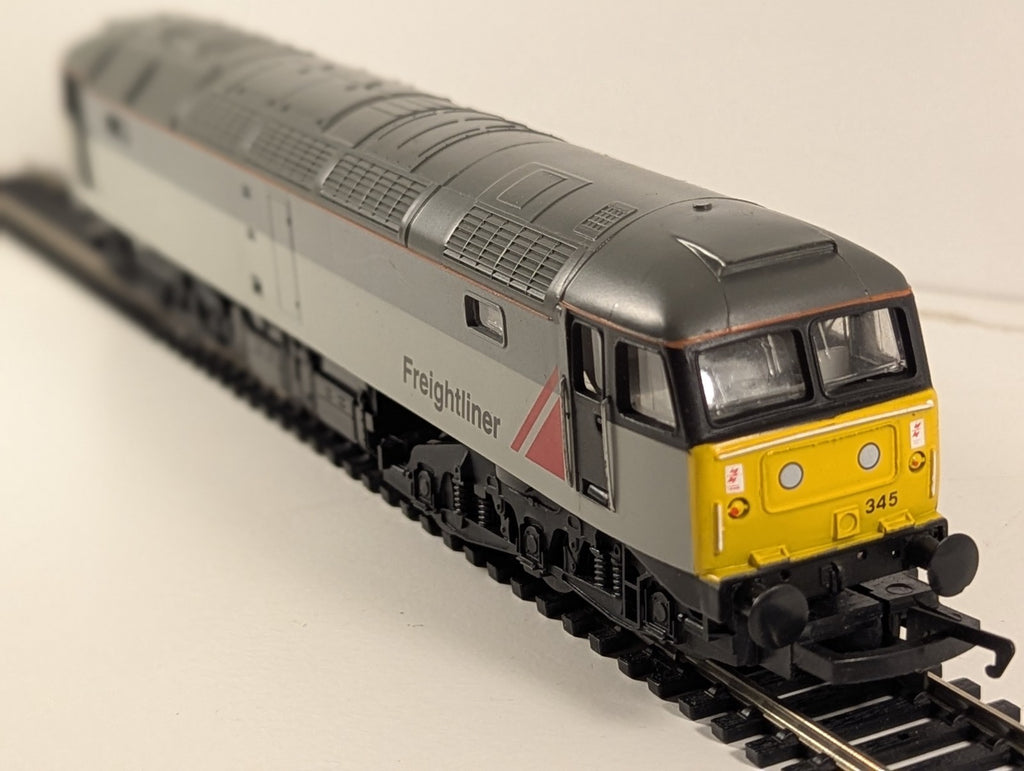 Hornby R2013A Class 47 Diesel Locomotive 47376 Freightliner 1995 Livery