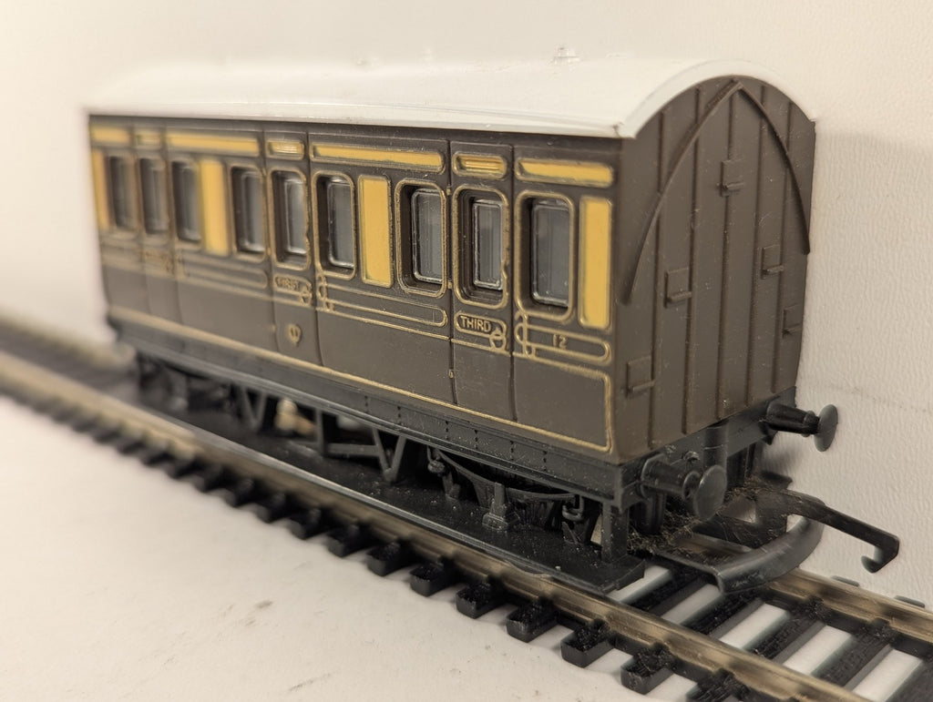 Hornby OO Gauge GWR 4-Wheel Composite Coach Passenger Coach 12