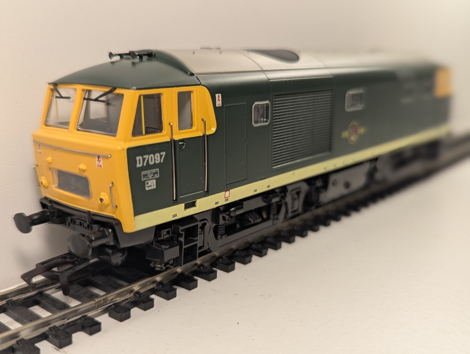 Heljan OO Gauge Class 35 Hymek D7097 DCC Ready