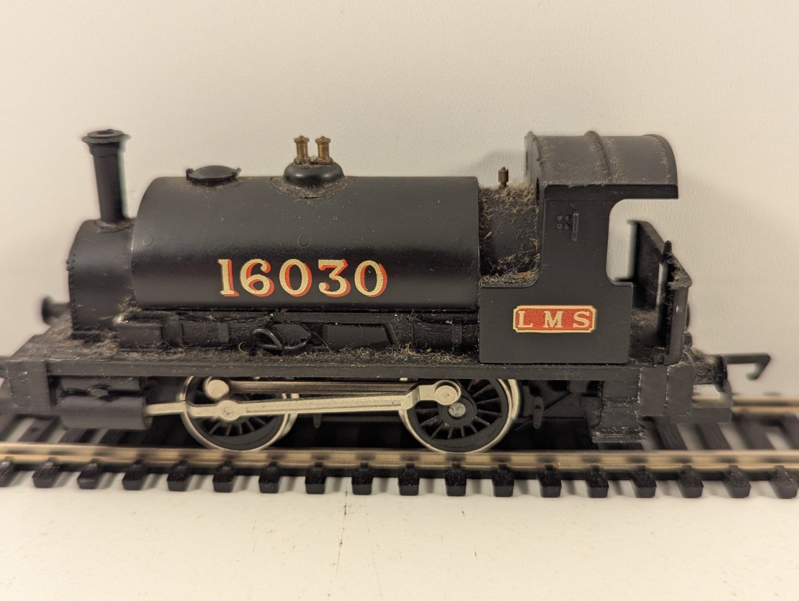 Hornby R337 LMS Class 0F ‘Pug’ 16030 0-4-0ST Tank Locomotive Needs Attention