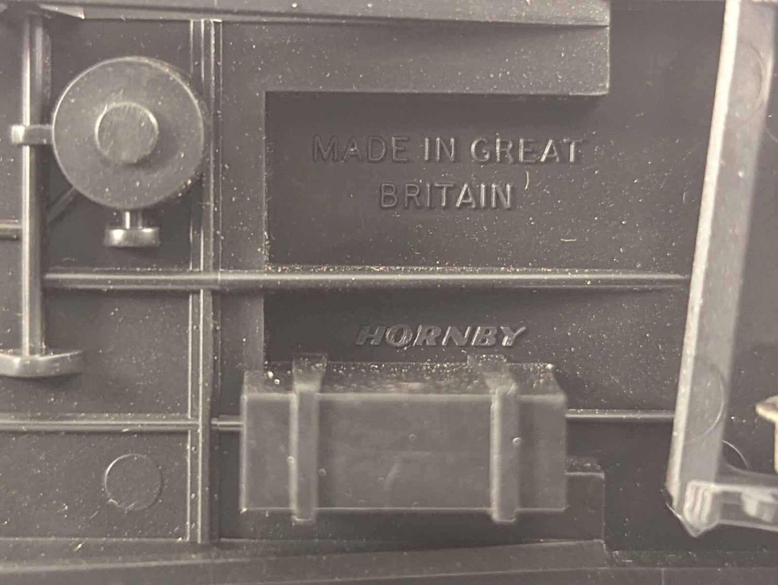 Hornby OO Gauge GWR Composite Coach Passenger Coach 6024 GWR Chocolate