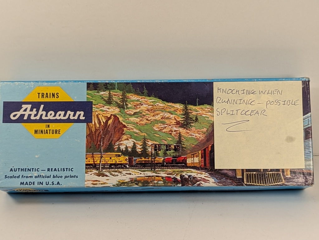 Athearn HO Gauge EMD SD9 Diesel Locomotive 543 Milwaukee Road Faulty