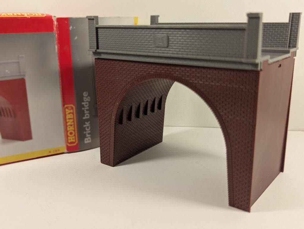 Hornby R189 OO Gauge Brick Bridge
