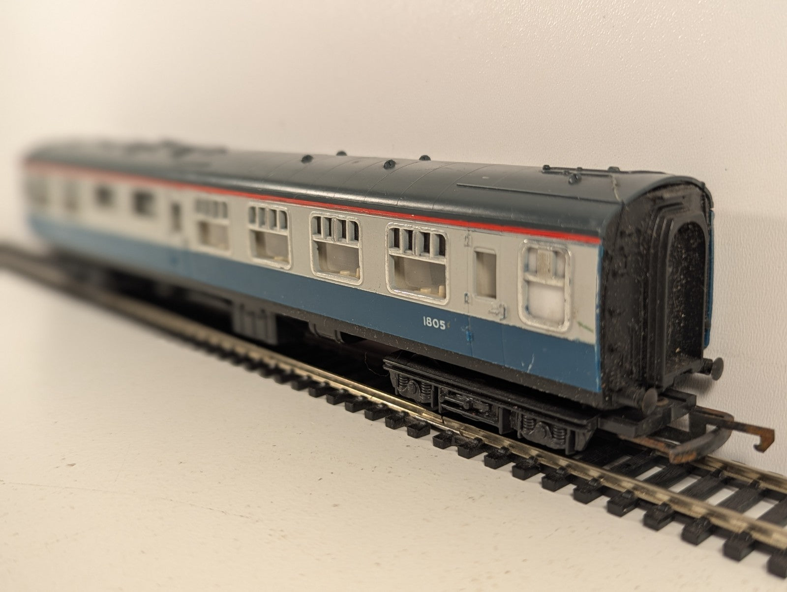 Tri-ang OO Gauge BR Mk1 Buffet Car Passenger Coach 1805 BR Blue and White