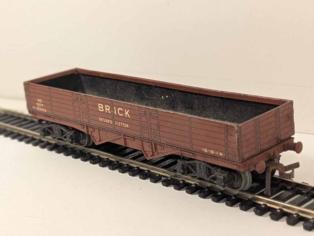 Hornby Dublo OO Gauge 50T Brick Truck Wagon E163535