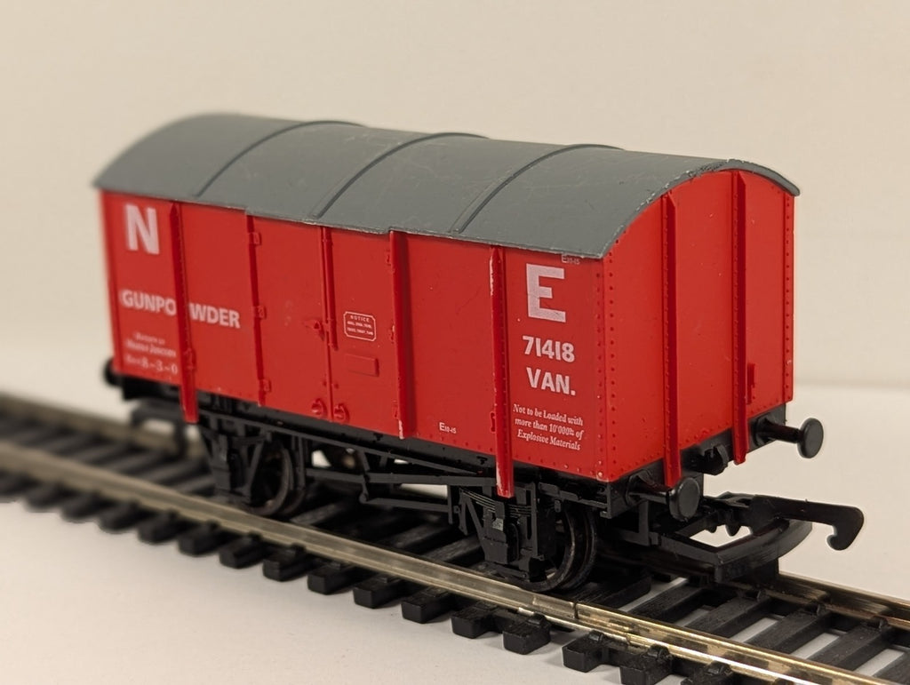 Dapol OO Gauge North Eastern Railway Gunpowder Van