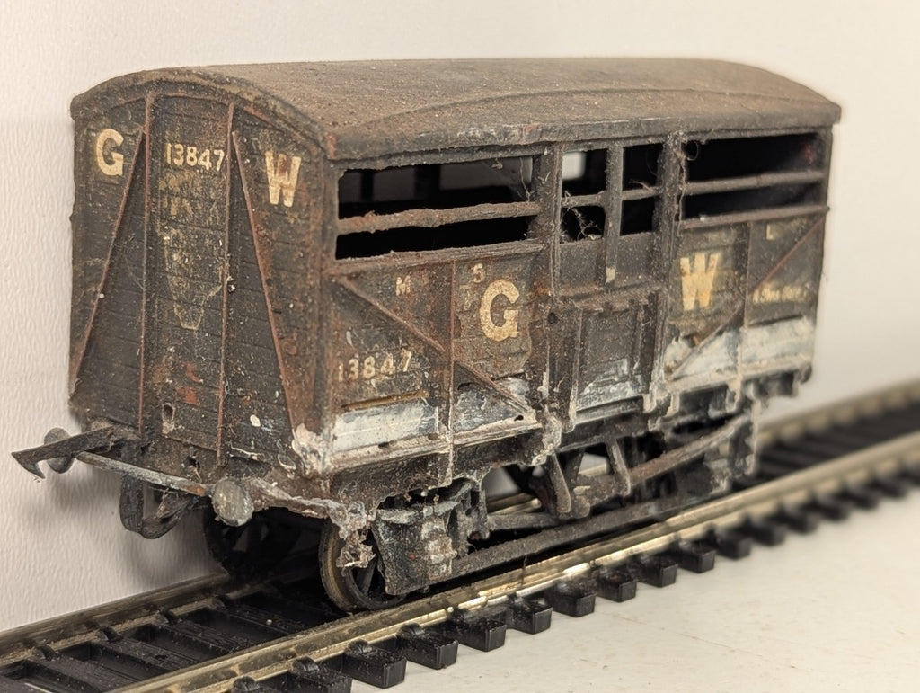 Kitbuilt GWR Cattle Wagon Goods Wagon 13847 GWR Brown