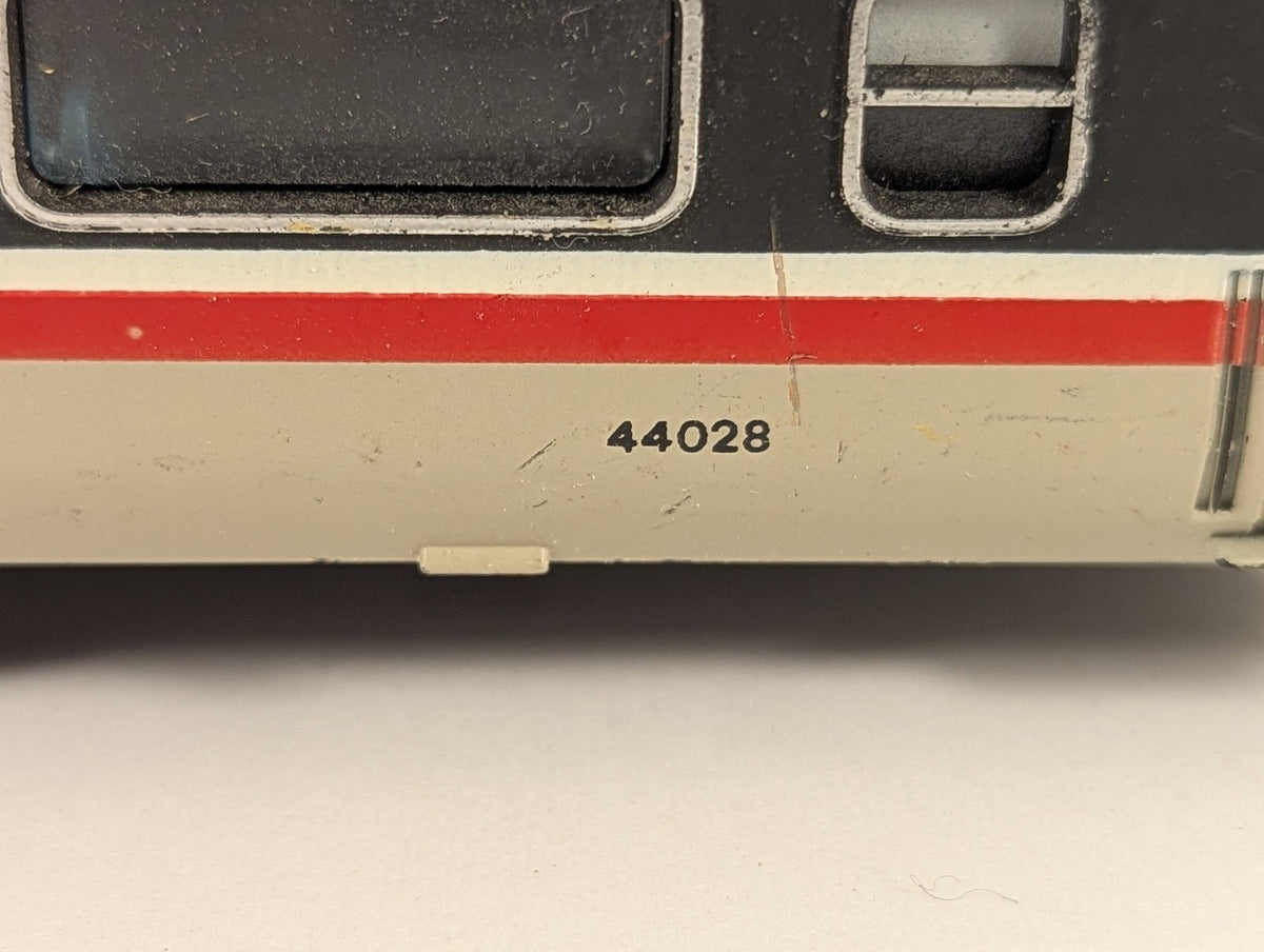 Hornby OO Gauge BR Mk3 TGS Coach Passenger Coach 44028 BR InterCity Executive