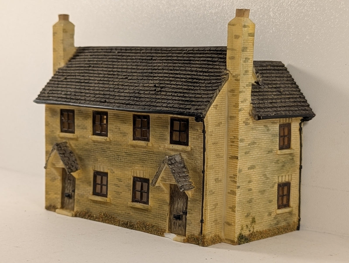 Hornby OO Gauge Skaledale Semi-Detached Cottages Model Railway Building R8621