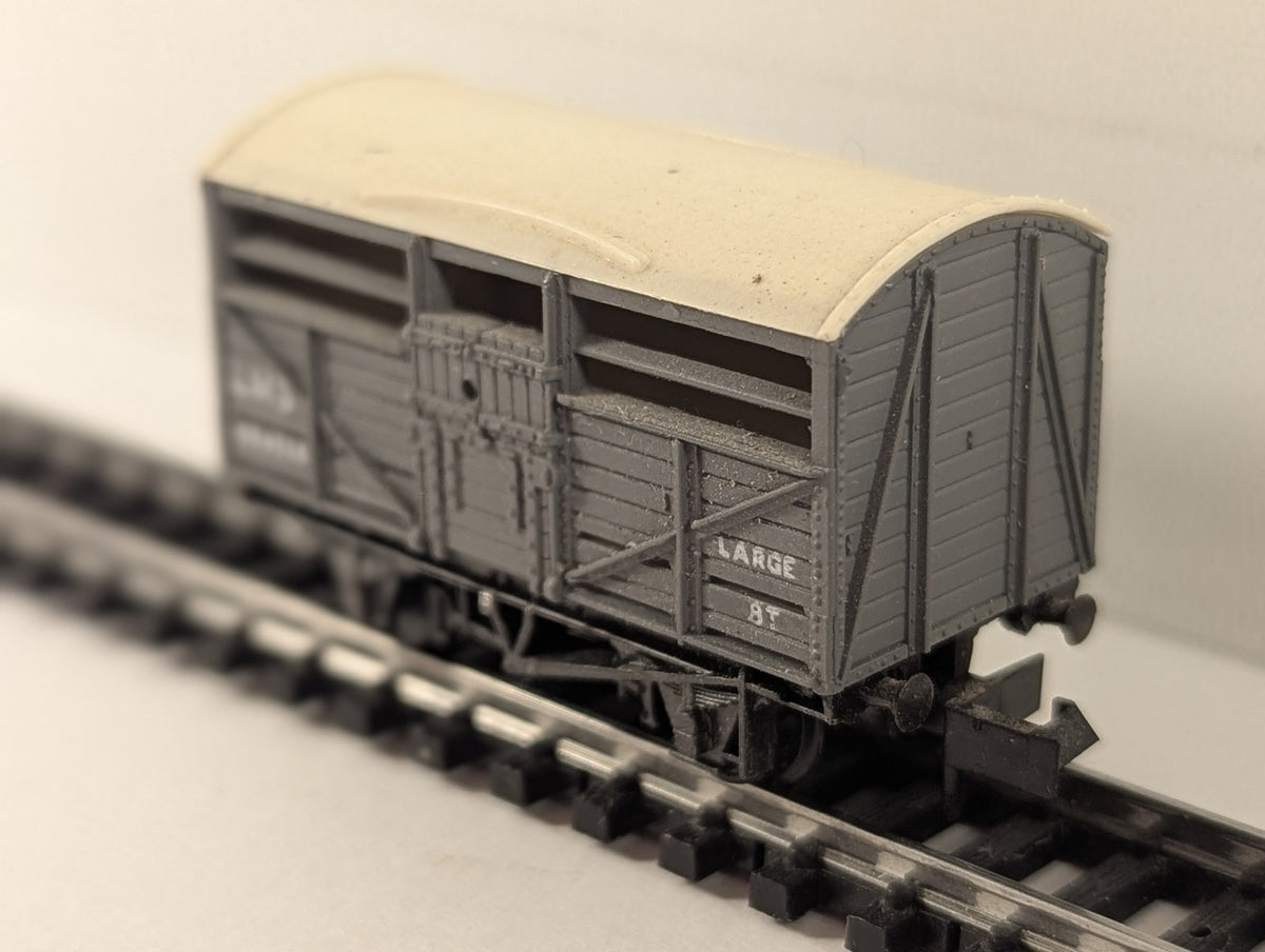 Peco N Gauge LMS Cattle Wagon Goods Wagon 294528 LMS Grey