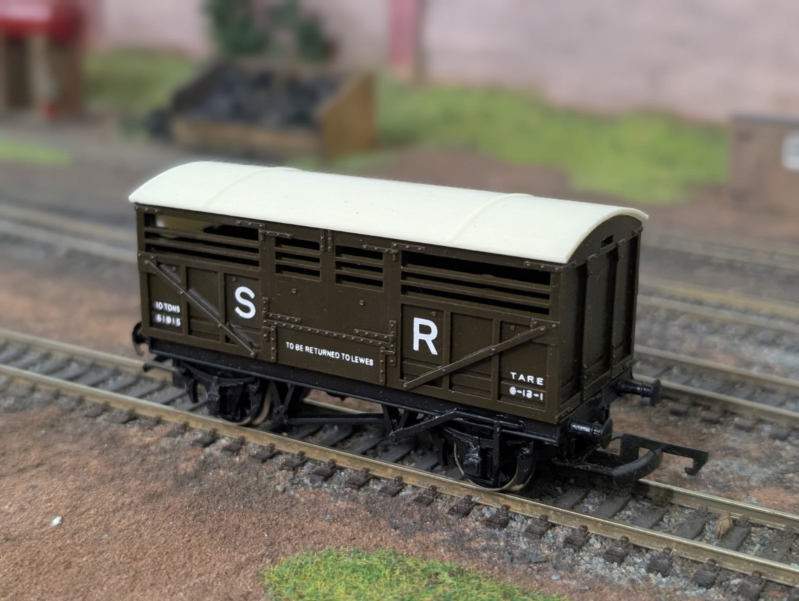 Hornby R106 SR sheep wagon